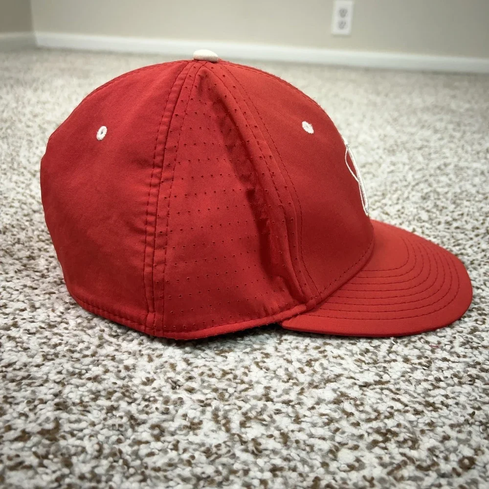 The Unbranded Brand atoms hat